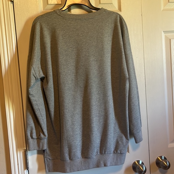 Sweatshirt - Picture 2 of 4